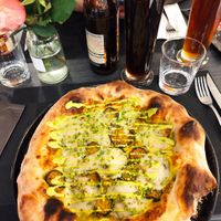 Golosa: zucchine grigliate, crema di broccoli e granella di pistacchio at I Partenopei in Brescia