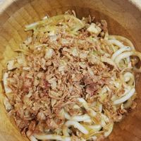 Onion topping at Wokantine in Paris