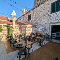 Courtyard seating at Peppers in Dubrovnik