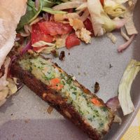 Had to take a picture of the vegan burger filling because I fear my description won't do it justice! 🤤 Tastes so fresh and lovely at Emma's Diner in Whitby