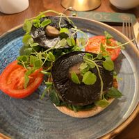 Vegan breakfast muffin (spinach, mushroom, tomato )  at Kings Head in Richmond