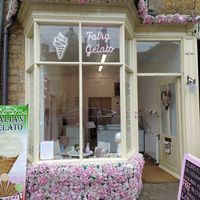 Front of the shop at Fairy Gelato & Cakes Lora Nova in Bourton-on-the-water