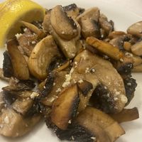 Garlic mushrooms 🍄‍🟫   at Taverna Tsambikos in Rhodes