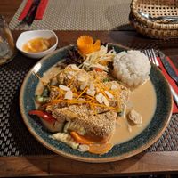 Sesamtofu mit Reis und Erdnusssoße #Veganuary at Loi Xua in Speyer