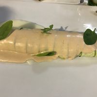 Pisto enrollado en pepino, con puré de patatas y salsa de frutos secos at Sucot in Valdepenas