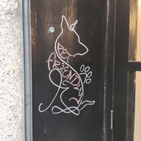 Pet friendly sign at L'Arquera Cafeteria in Mataro