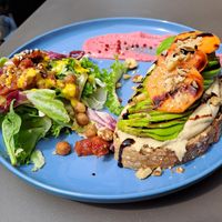 Avocado explosion at Fräulein Nimmersatt in Berlin