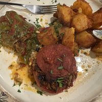 Gefüllte Paprika & Tomate mit Kartoffeln  at Trilogia in Rhodes