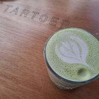 Matcha latte oatmilk at Tartoer in Antwerpen