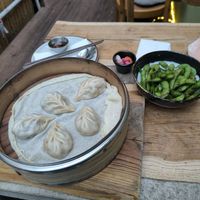 vegane Momo und Edamame at DOWN to EARTH Noodles in Cologne