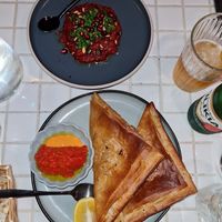 Houmous betterave et boureks champignons - beet houmous and mushrooms boureks at Kouj in Bayonne