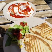 Vegan breakfast sandwich with chilli sin carne at Linka in Budapest