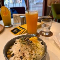 Curry & fresh orange juice at BUNT Bistro in Cluj-napoca