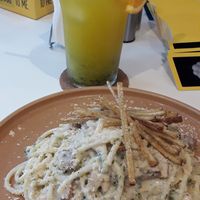 Vegan carbonara & lemonade at BUNT Bistro in Cluj-napoca