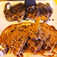 Waffles (nutella&oreo - 10/10; cinnamon&lotus&caramel 8/10) at Freedom Pizza in Madrid
