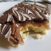 Millionaires shortbread at KaMa Vegan Bakes in Edinburgh