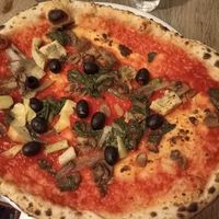 Vegan monthly pizza at NONA in Brussels