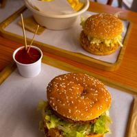 Hamburguesas + papas  at Rango de Planta - Comida Vegana in Curitiba