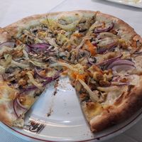 Pizza vegana de carbonara at Pizzería Pinocchio in Almunecar