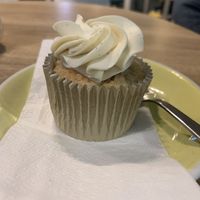 delicious vegan cupcake at Okapi in Neuchatel