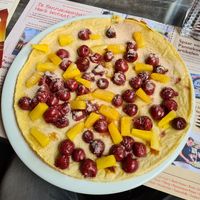 Cherries, pineapple & cinnamon sugar pancake at De Pannekoekenbakker  in Woudrichem