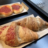 Jam filled croissants, mini pizzas   at El Pan D'na Volta - Panfé in Turin