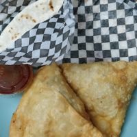 Samosa and naan bread at Mama Khan in Montreal