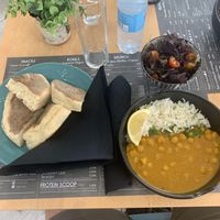 Curry bowl, salad. Ignore the bolos.    at Dondué in Sao Miguel