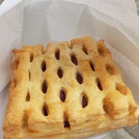Vegan cherry hand pie for 2,50€ at Citadelle Cafe in Munich