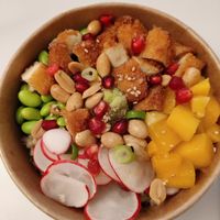 Bowl au crispy tofu at Poké House - Louvain-La-Neuve in Louvain-la-neuve