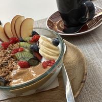 Granola and fruits bowl  at Biomio Brunch Ecológico in Sevilla