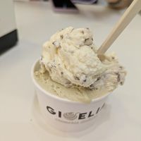 Vanilla and chocolate + pistachio at Gioelia in Sevilla