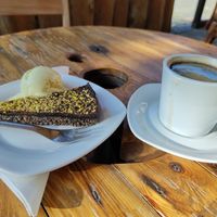Black tahini cake with pistacchio ice cream at Caféteket in Slagelse