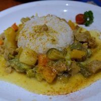 Curried vegetables with rice at Ahora Si in Samara