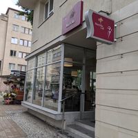 view from the street at Mariola Cafe Kawiarnia Lodziarnia in Gdynia