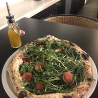 Vegan truffle pizza with cherry tomatoes and arugula (16€) 9,5/10 #Veganuary at 480Grad Pizza in Nuremberg