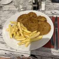 “Pork” (seitan) steaks with French fries  at Monte Lierde in Huesca