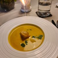 Curry-Zitronengrassuppe mit Gemüse Wantan at Restaurant Knoblauch in Friedrichshafen