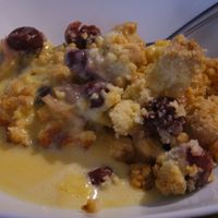 Cherry crumble at Sattgrün - Flingern in Dusseldorf