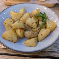 Roasted potatoes at La Placinte - Ла Плэчинте in Chisinau