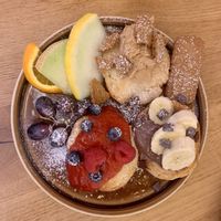 Dreierlei Pancakes mit Fruchtpüree, Lotuscreme und Schokocreme  at Cafebar Colomba in Amberg