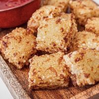 Los deliciosos dadinhos de tapioca, es un snack muy
tradicional en Brasil at Refresc House in Barcelona