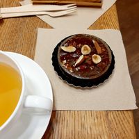 Tarte Noisette & Vanilla Eclair at L'Eden Libre de Gluten in Strasbourg