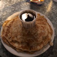 Vegan chocolate chip pancakes ♥️ at Downbeat Diner and Lounge in Honolulu