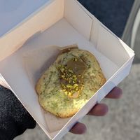 Cookie pistacho y praliné at Food Sentimentale in Bayonne