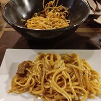 Wok de tallarines con setas at Acero Gastrobar in Burgos