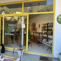 Front door at Lifeboxtr in Kas