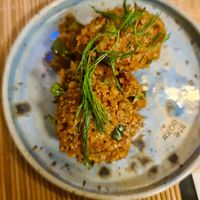 Cauliflower kısır. A non glutinous version of a naturally vegan Turkish recipe at Lifeboxtr in Kas