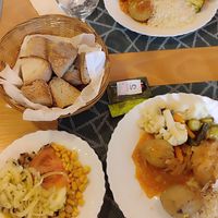 Buffet con pan,menestra de verduras,ensalada,patatas y arroz at Poço Azul in Sao Miguel