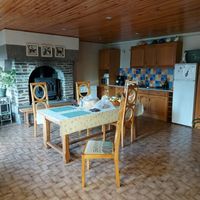 Cuisine et salle à manger commune at Aux Colibris de Brenael in Hambye